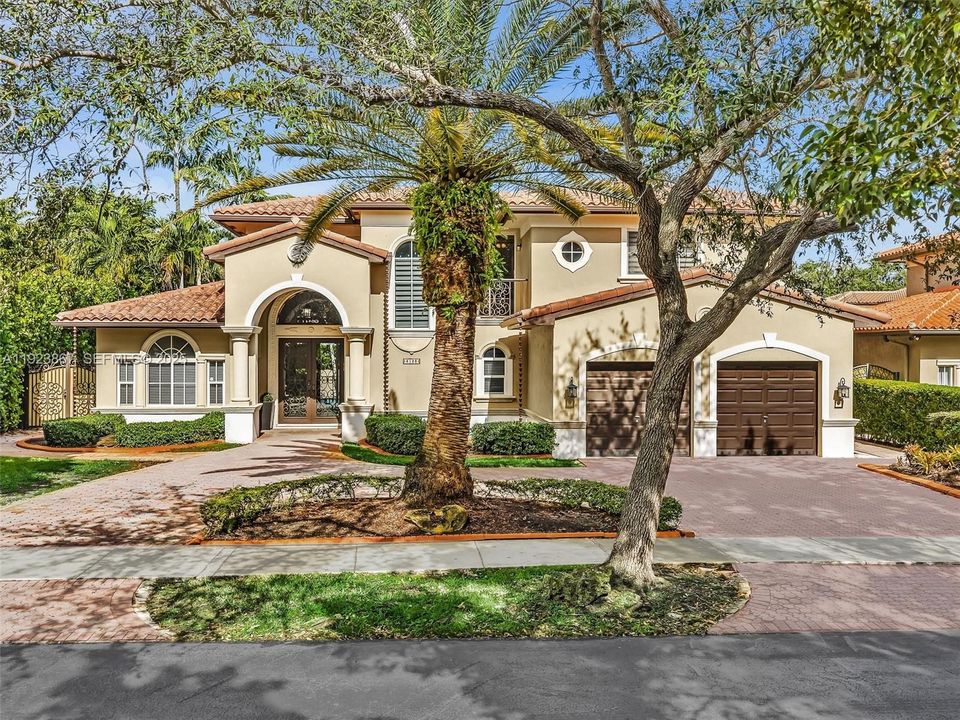 For Sale: $1,199,999 (5 beds, 4 baths, 2889 Square Feet)