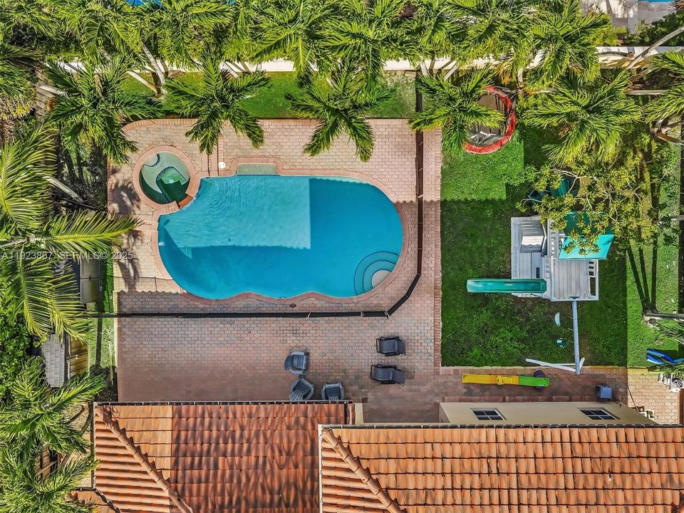 For Sale: $1,199,999 (5 beds, 4 baths, 2889 Square Feet)