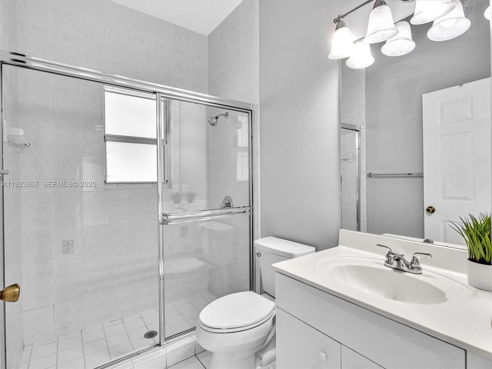 For Sale: $1,199,999 (5 beds, 4 baths, 2889 Square Feet)