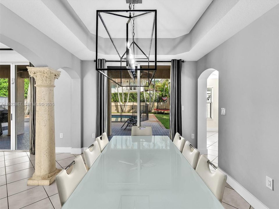 For Sale: $1,199,999 (5 beds, 4 baths, 2889 Square Feet)