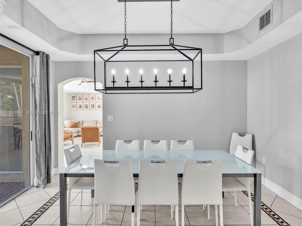 For Sale: $1,199,999 (5 beds, 4 baths, 2889 Square Feet)