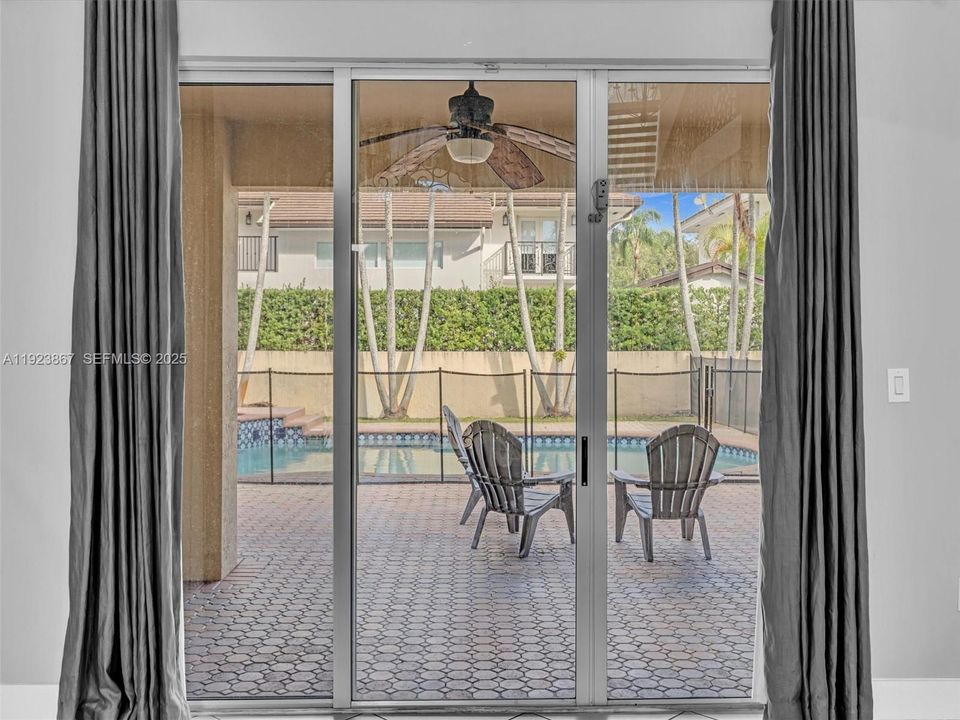 For Sale: $1,199,999 (5 beds, 4 baths, 2889 Square Feet)