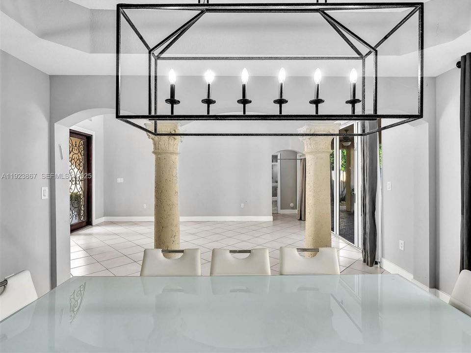 For Sale: $1,199,999 (5 beds, 4 baths, 2889 Square Feet)