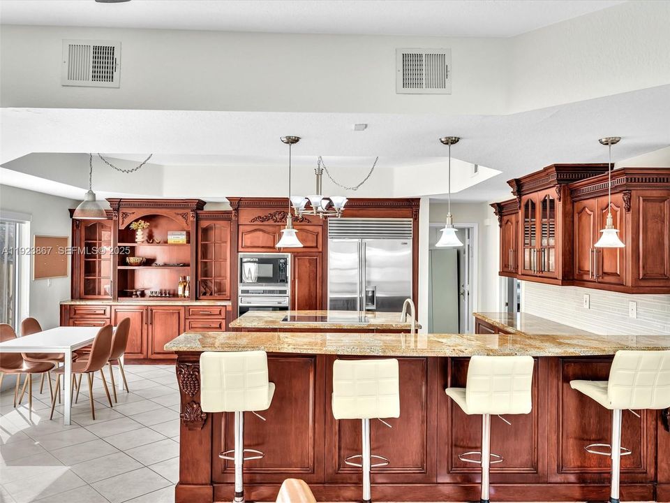 For Sale: $1,199,999 (5 beds, 4 baths, 2889 Square Feet)