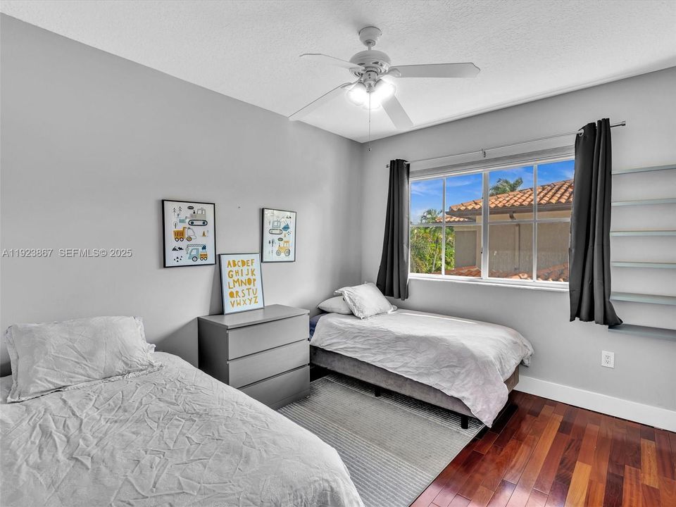 For Sale: $1,199,999 (5 beds, 4 baths, 2889 Square Feet)