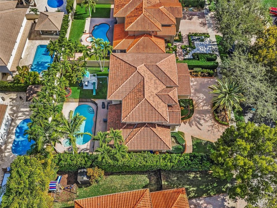 For Sale: $1,199,999 (5 beds, 4 baths, 2889 Square Feet)