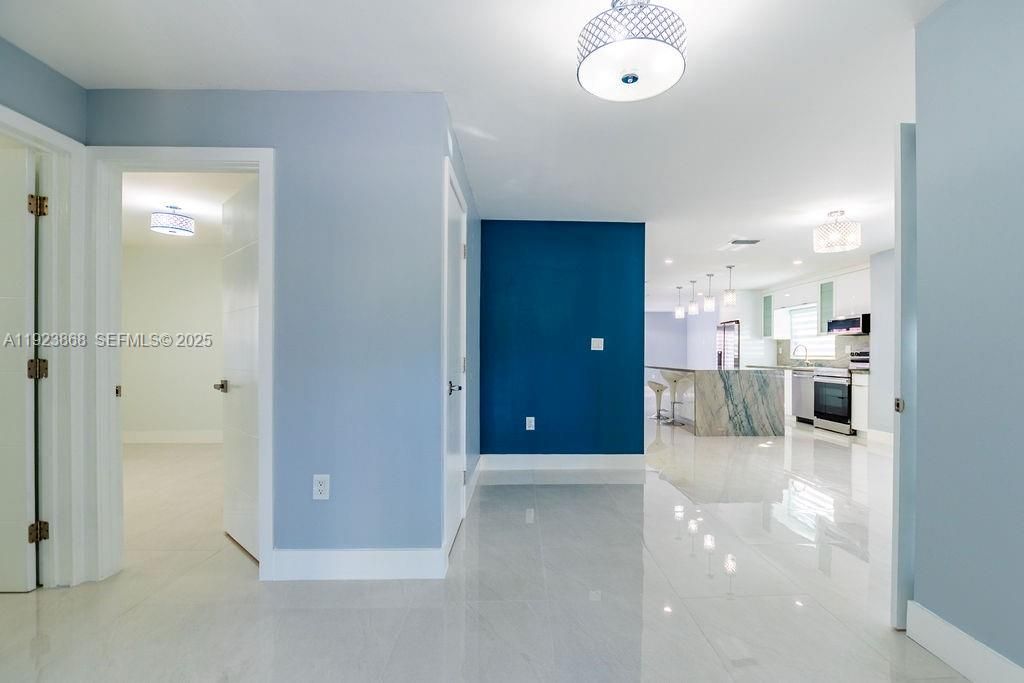 For Sale: $900,000 (4 beds, 2 baths, 1737 Square Feet)