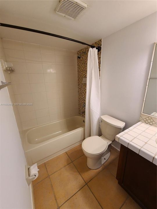 For Rent: $2,350 (2 beds, 2 baths, 1005 Square Feet)