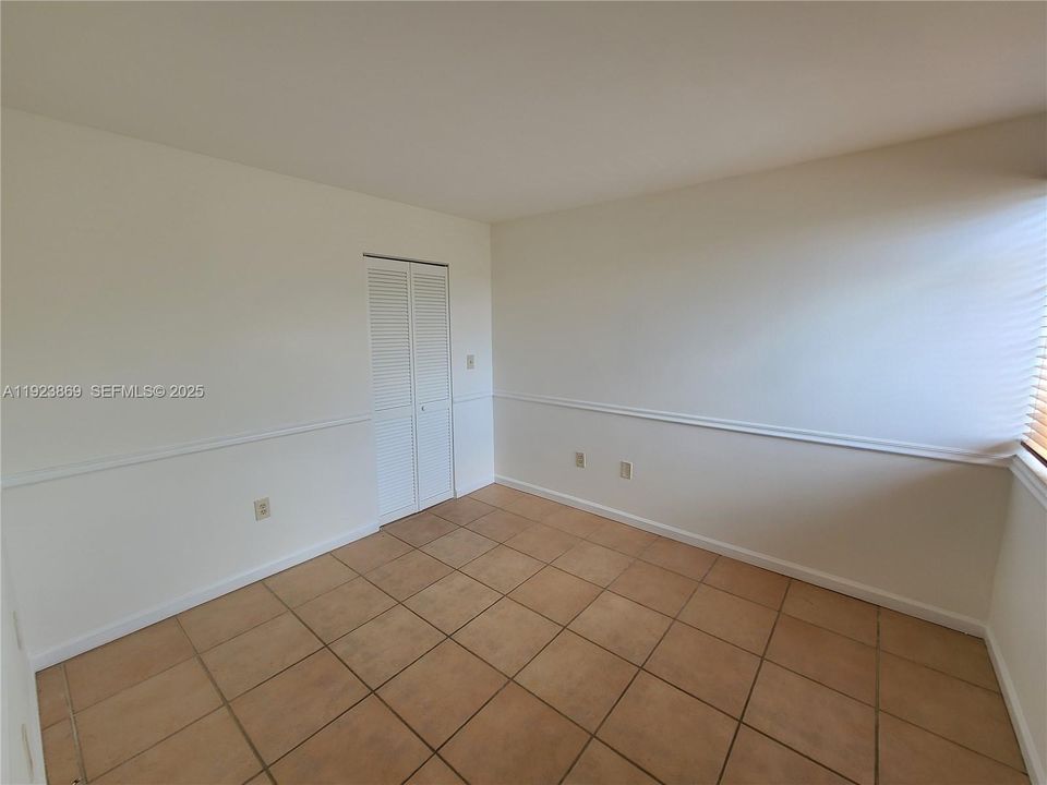 For Rent: $2,350 (2 beds, 2 baths, 1005 Square Feet)