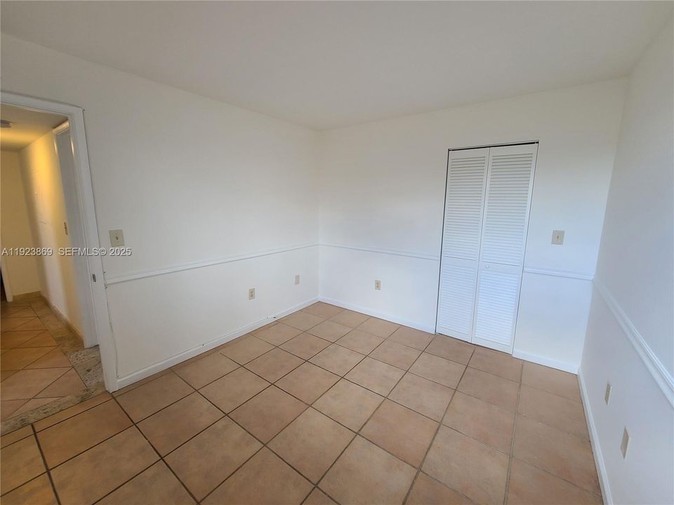 For Rent: $2,350 (2 beds, 2 baths, 1005 Square Feet)