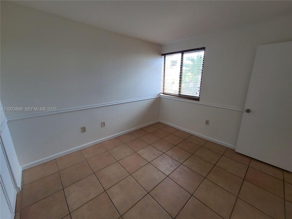 For Rent: $2,350 (2 beds, 2 baths, 1005 Square Feet)