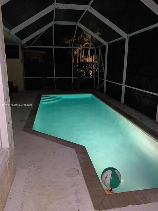 For Rent: $3,900 (4 beds, 2 baths, 2106 Square Feet)