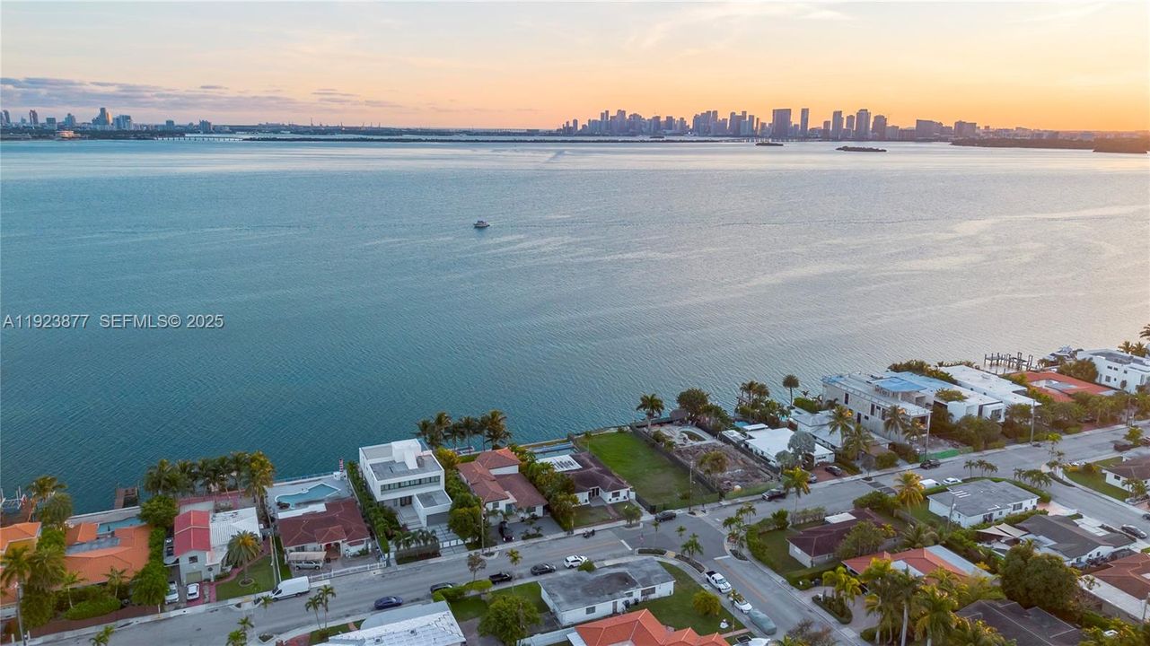 待售: $5,995,000 (0 贝兹, 0 浴室, 0 平方英尺)