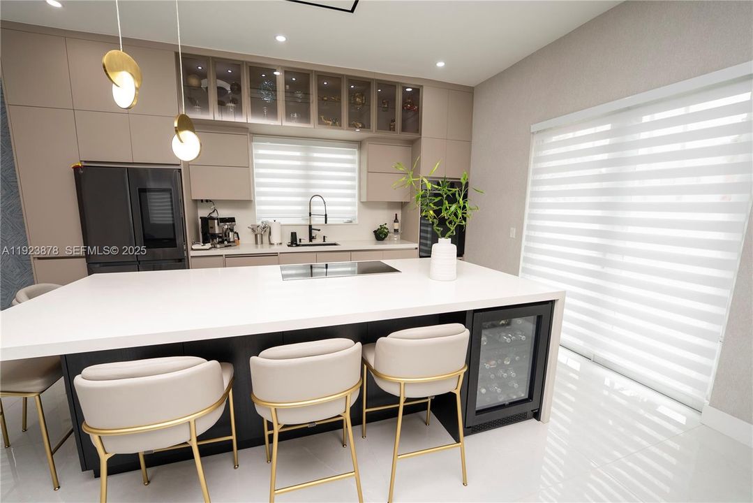 For Sale: $1,790,000 (4 beds, 5 baths, 3947 Square Feet)