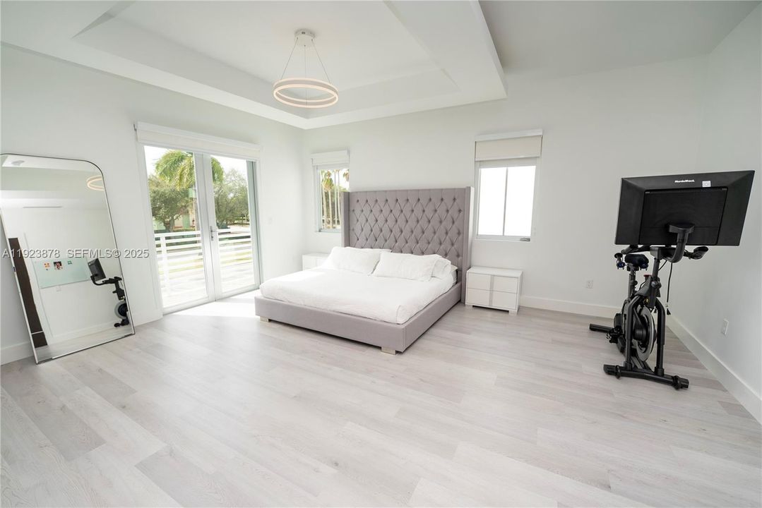 For Sale: $1,790,000 (4 beds, 5 baths, 3947 Square Feet)