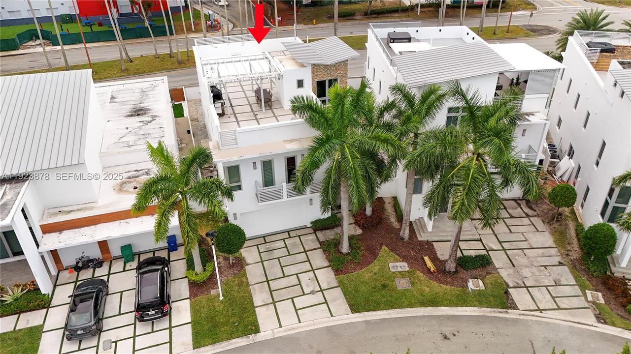 For Sale: $1,790,000 (4 beds, 5 baths, 3947 Square Feet)