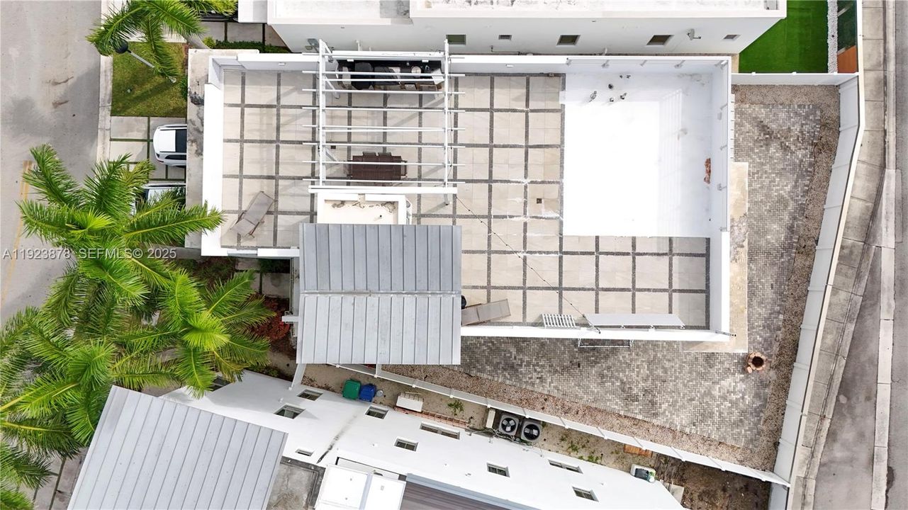 For Sale: $1,790,000 (4 beds, 5 baths, 3947 Square Feet)