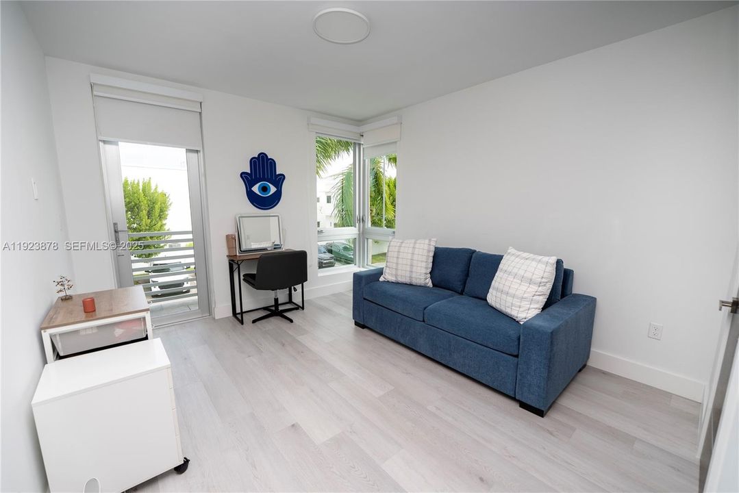 For Sale: $1,790,000 (4 beds, 5 baths, 3947 Square Feet)