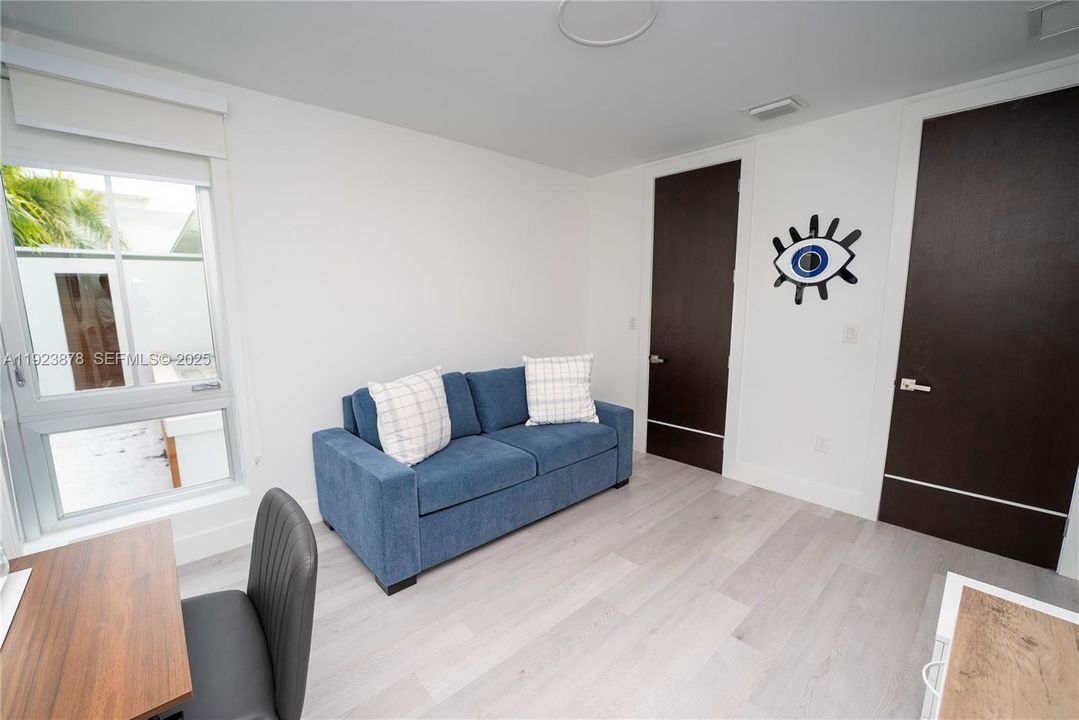 For Sale: $1,790,000 (4 beds, 5 baths, 3947 Square Feet)