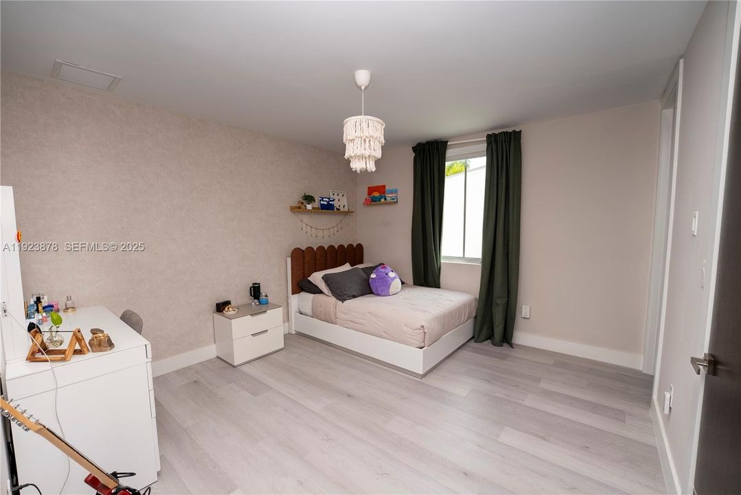 For Sale: $1,790,000 (4 beds, 5 baths, 3947 Square Feet)