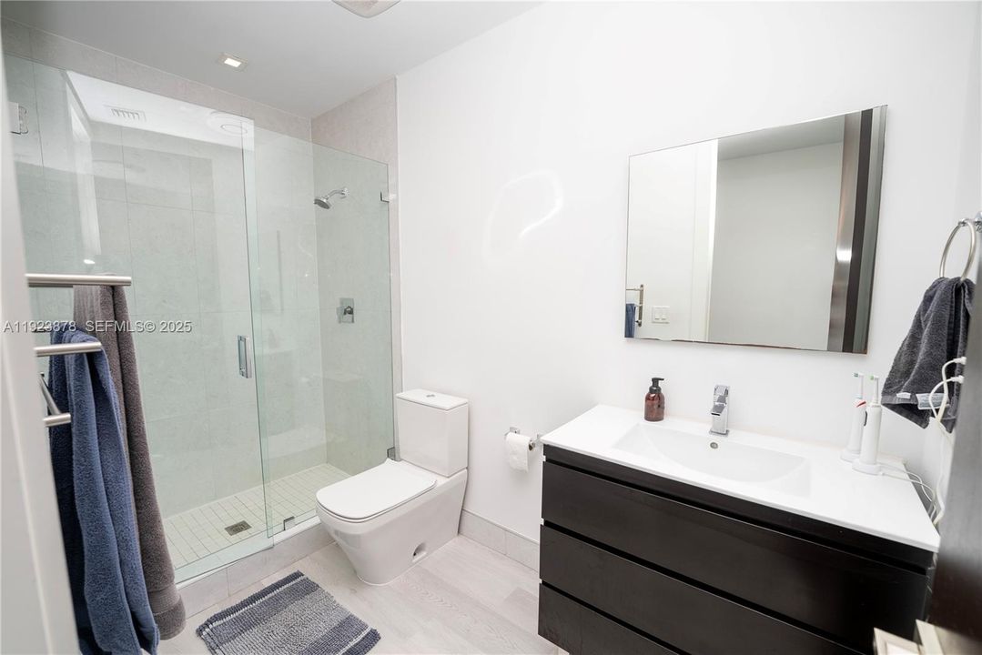 For Sale: $1,790,000 (4 beds, 5 baths, 3947 Square Feet)