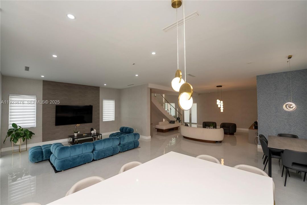 For Sale: $1,790,000 (4 beds, 5 baths, 3947 Square Feet)