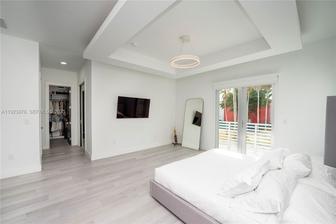 For Sale: $1,790,000 (4 beds, 5 baths, 3947 Square Feet)