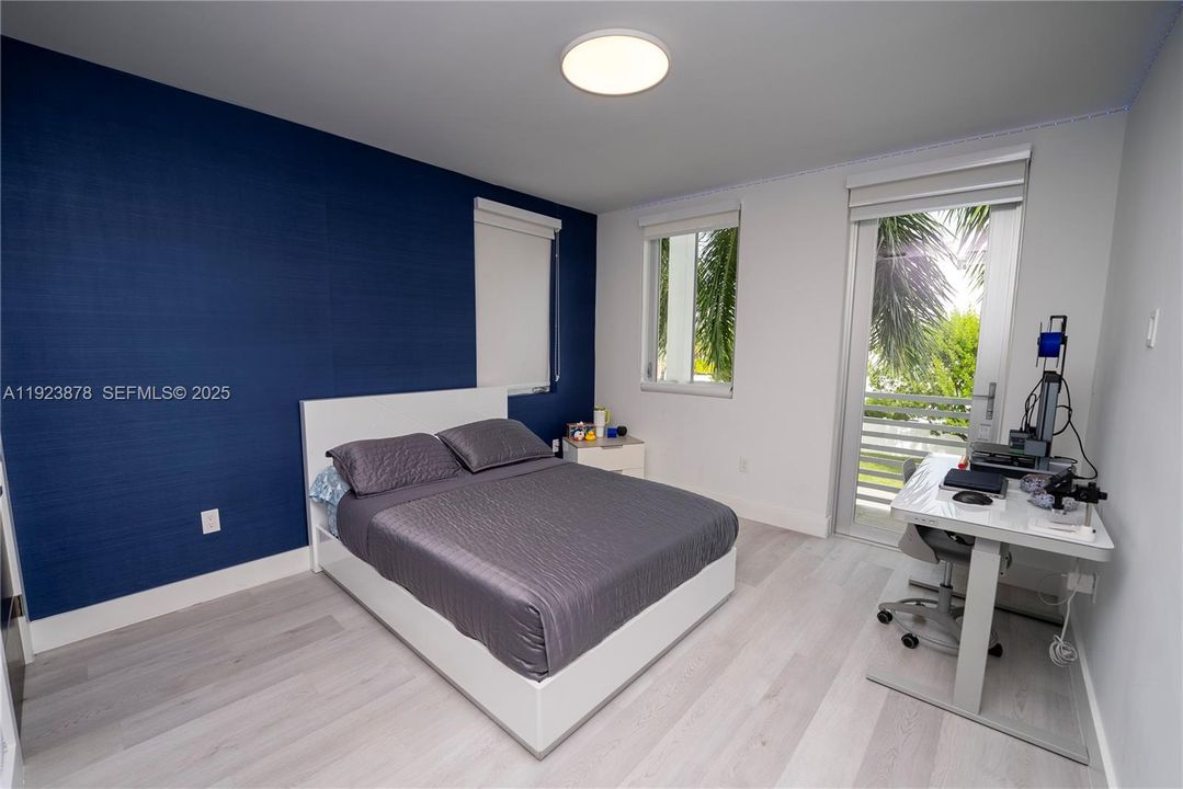 For Sale: $1,790,000 (4 beds, 5 baths, 3947 Square Feet)