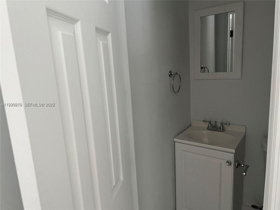 For Rent: $1,600 (1 beds, 1 baths, 500 Square Feet)