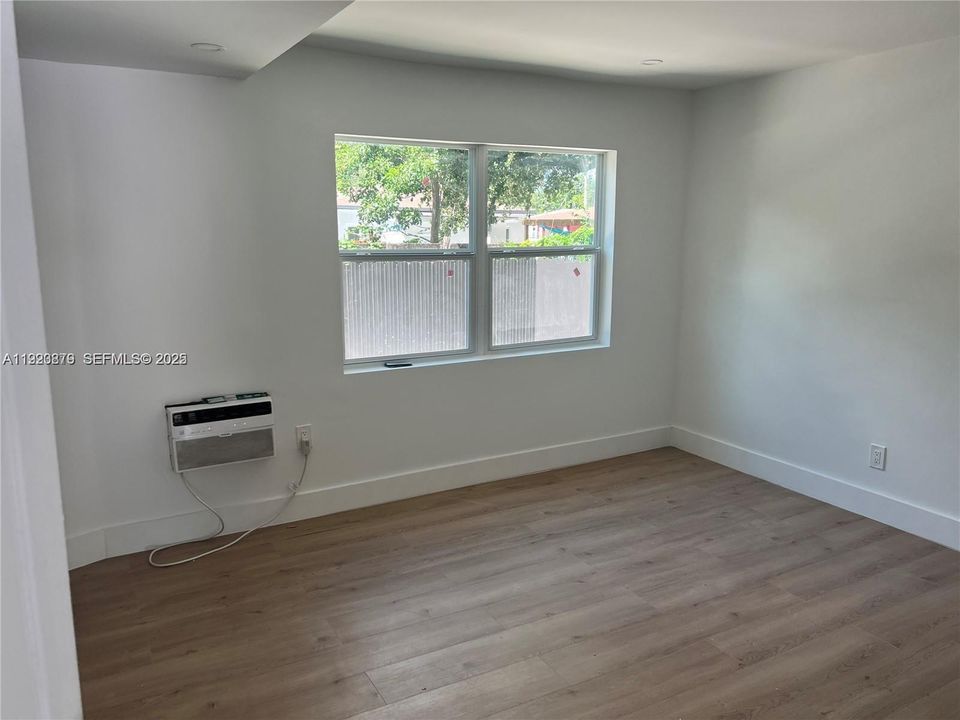 For Rent: $1,600 (1 beds, 1 baths, 500 Square Feet)