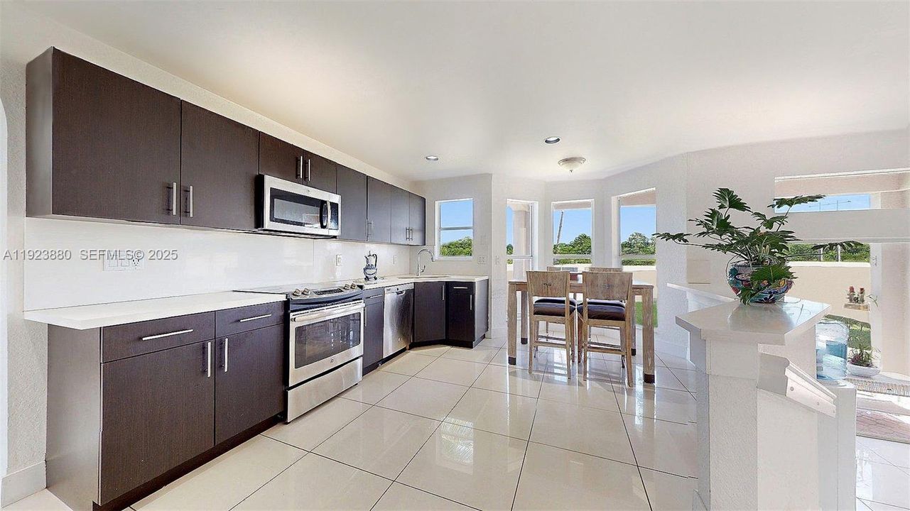 For Sale: $840,000 (4 beds, 3 baths, 2399 Square Feet)