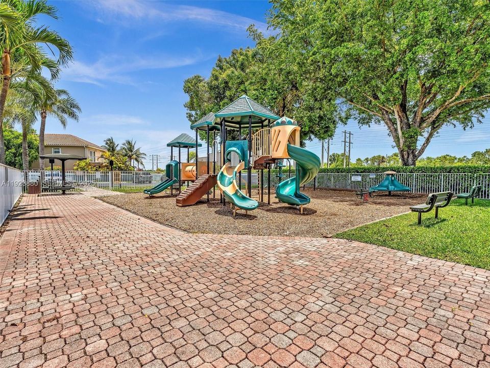 For Sale: $840,000 (4 beds, 3 baths, 2399 Square Feet)