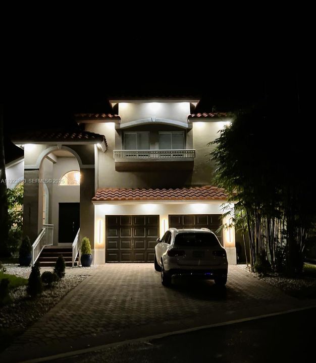 For Sale: $840,000 (4 beds, 3 baths, 2399 Square Feet)