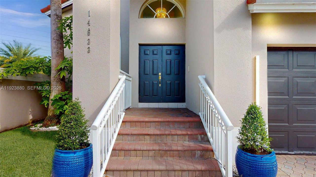 For Sale: $840,000 (4 beds, 3 baths, 2399 Square Feet)