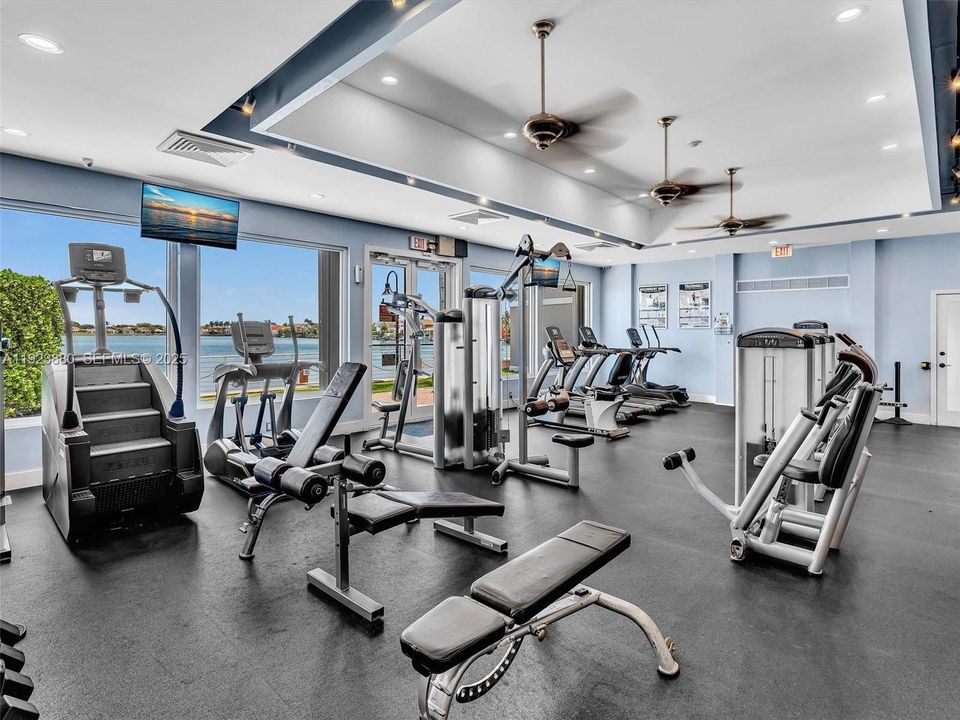 For Sale: $840,000 (4 beds, 3 baths, 2399 Square Feet)