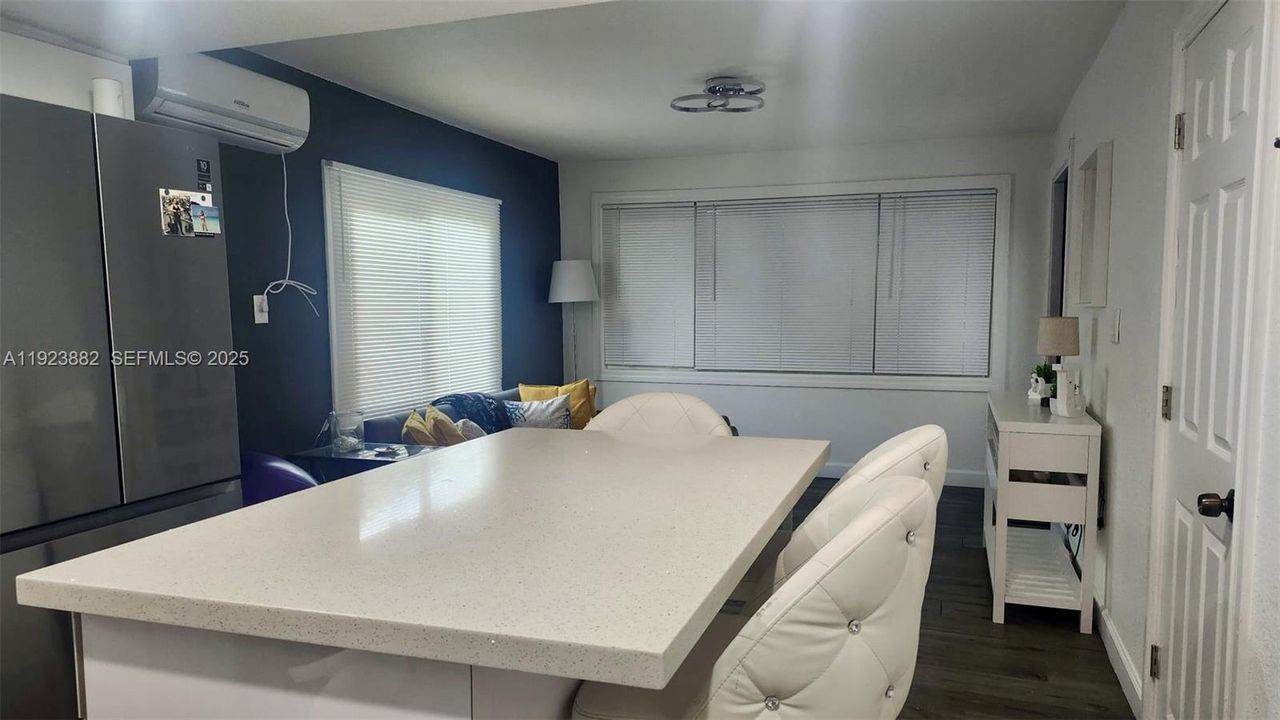 В аренду: $1,800 (2 спален, 1 ванн, 0 Квадратных фут)