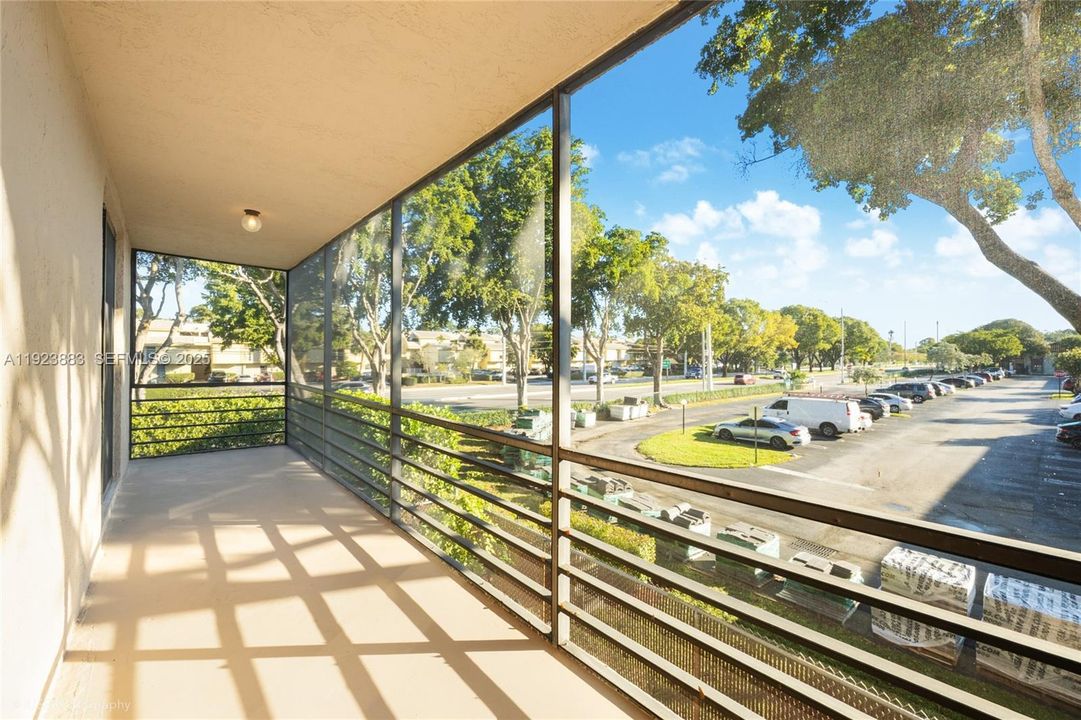 En Venta: $195,000 (2 camas, 2 baños, 958 Pies cuadrados)