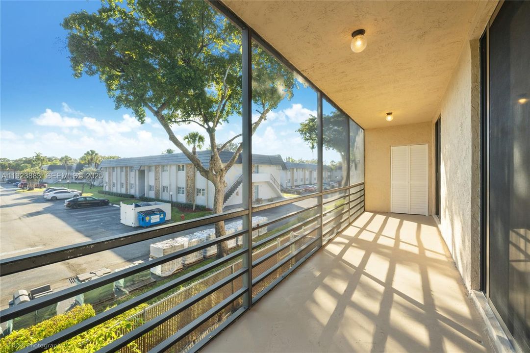 En Venta: $195,000 (2 camas, 2 baños, 958 Pies cuadrados)