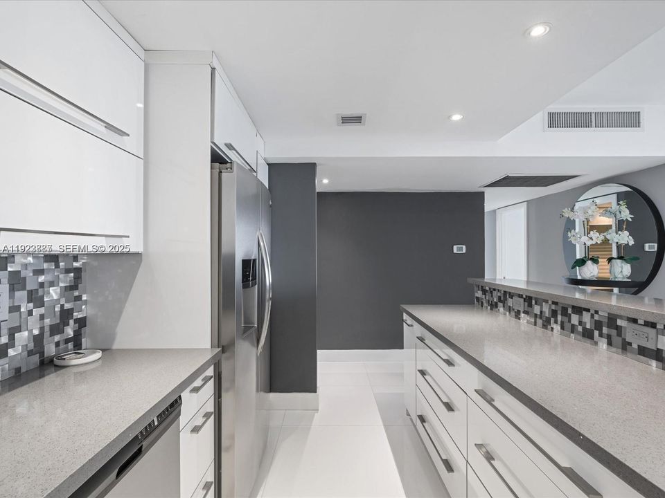 For Sale: $688,000 (2 beds, 2 baths, 1505 Square Feet)