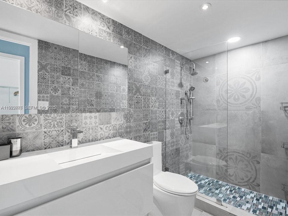 For Sale: $688,000 (2 beds, 2 baths, 1505 Square Feet)