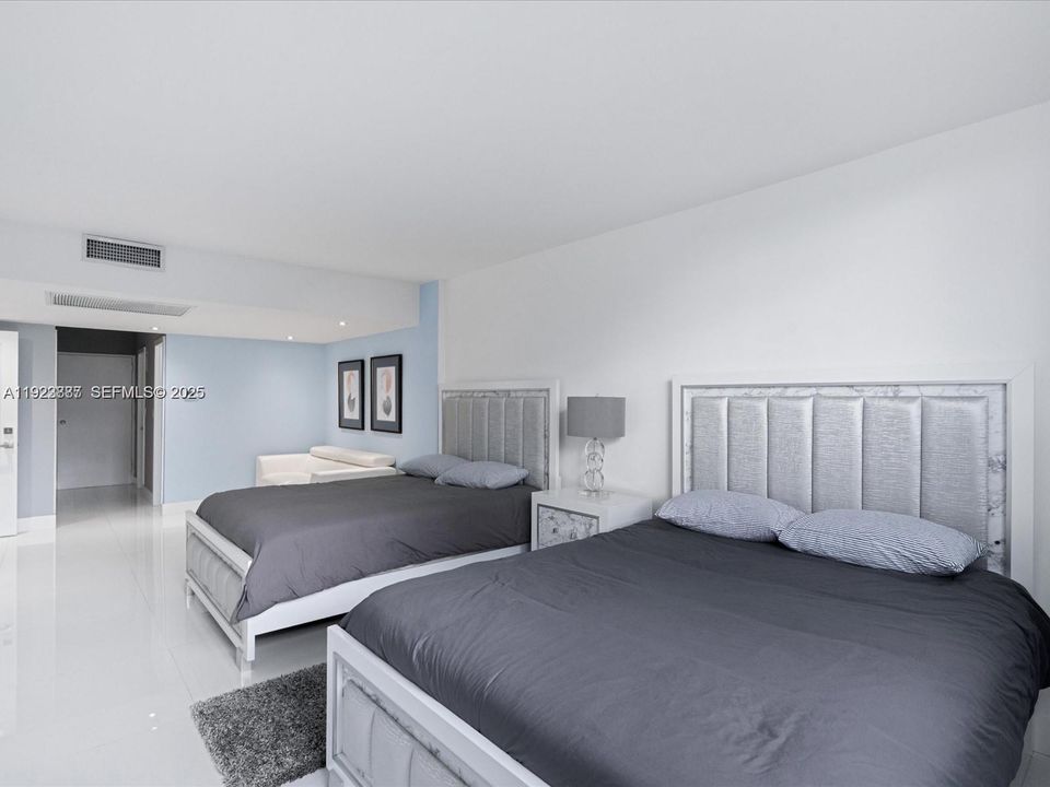 For Sale: $688,000 (2 beds, 2 baths, 1505 Square Feet)