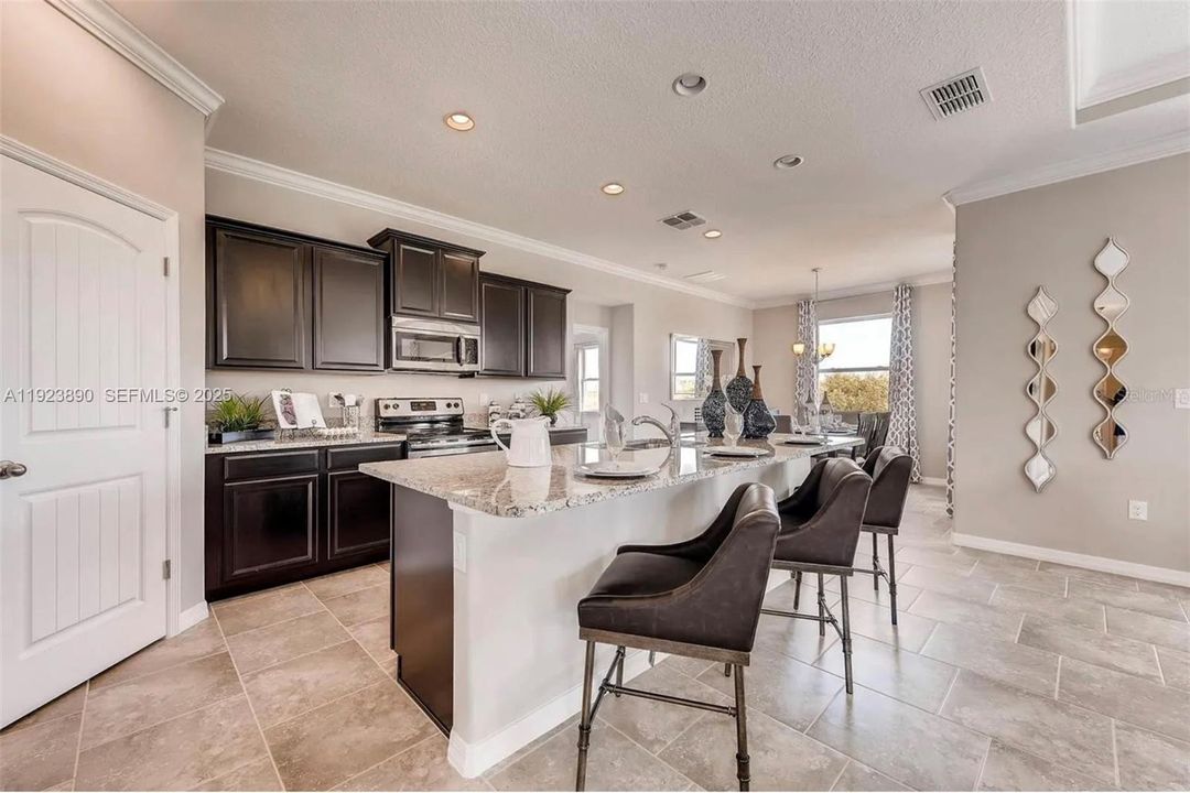 For Sale: $582,000 (4 beds, 3 baths, 2852 Square Feet)