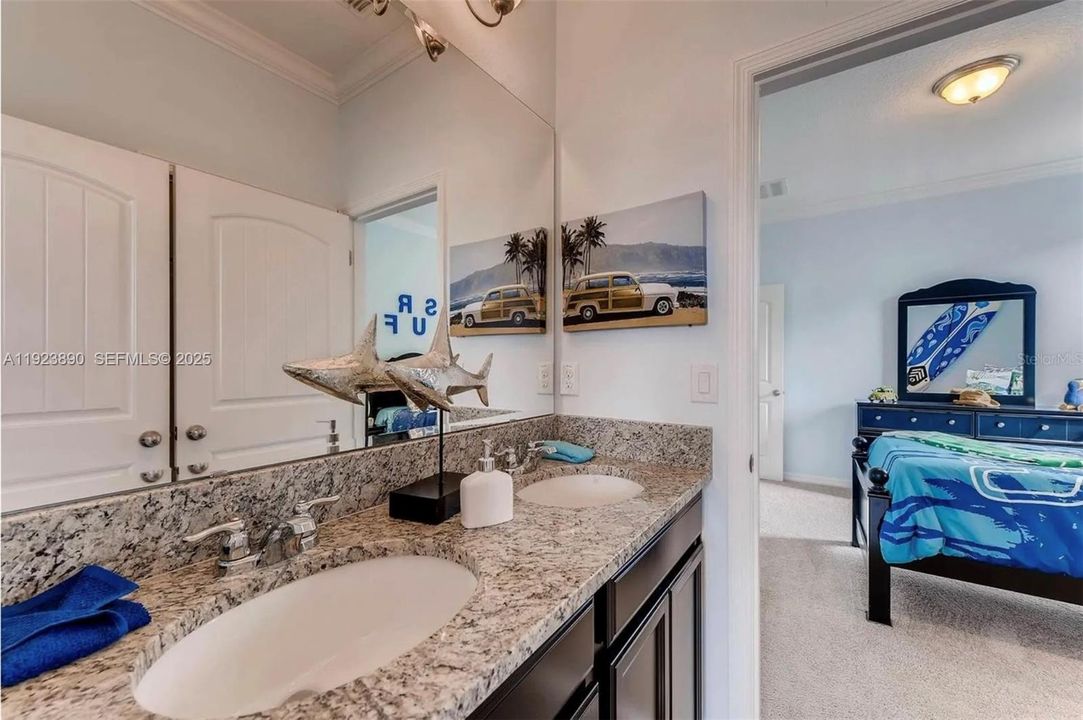 For Sale: $582,000 (4 beds, 3 baths, 2852 Square Feet)