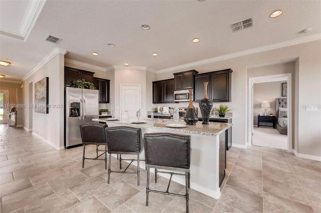 For Sale: $582,000 (4 beds, 3 baths, 2852 Square Feet)