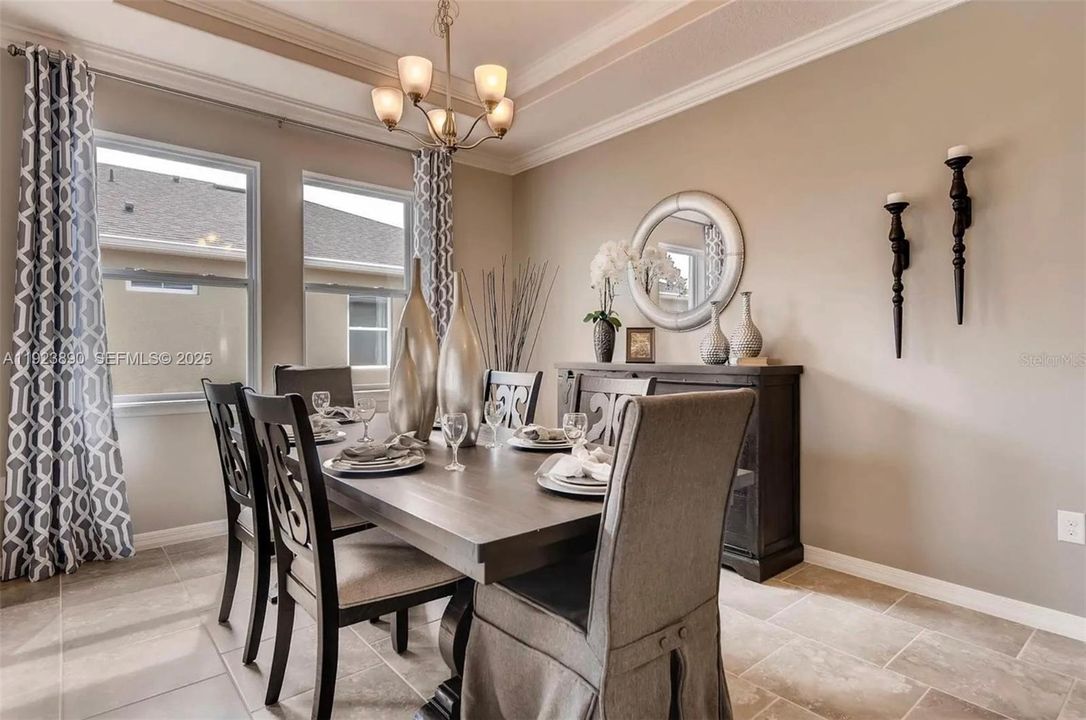 For Sale: $582,000 (4 beds, 3 baths, 2852 Square Feet)