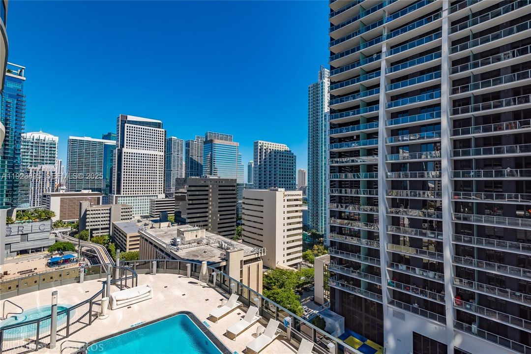 For Sale: $1,500,000 (2 beds, 2 baths, 1236 Square Feet)