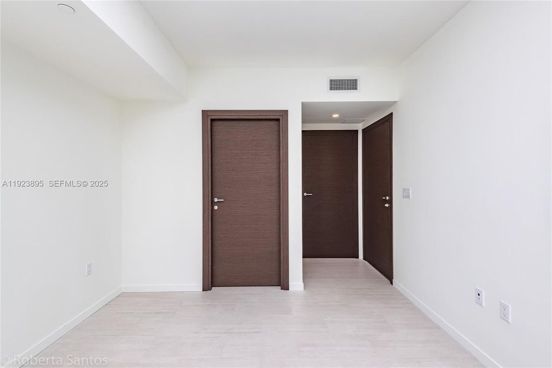 For Sale: $1,500,000 (2 beds, 2 baths, 1236 Square Feet)