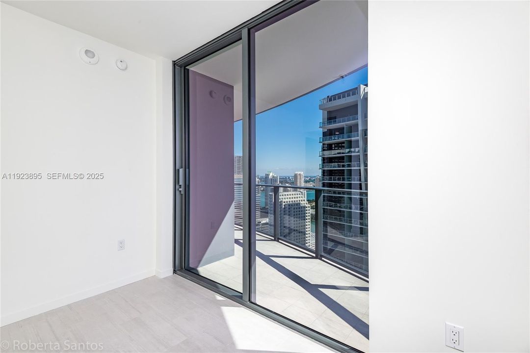 For Sale: $1,500,000 (2 beds, 2 baths, 1236 Square Feet)