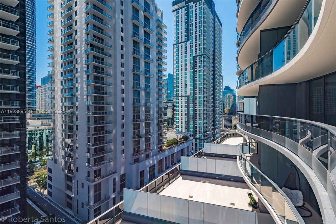 For Sale: $1,500,000 (2 beds, 2 baths, 1236 Square Feet)