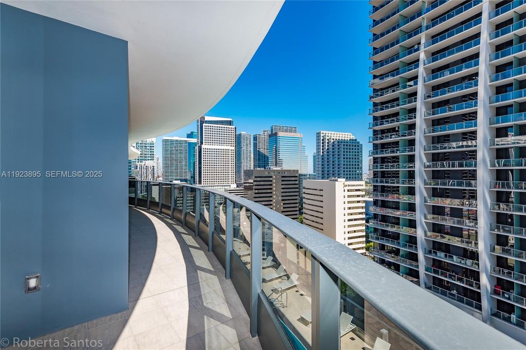 For Sale: $1,500,000 (2 beds, 2 baths, 1236 Square Feet)